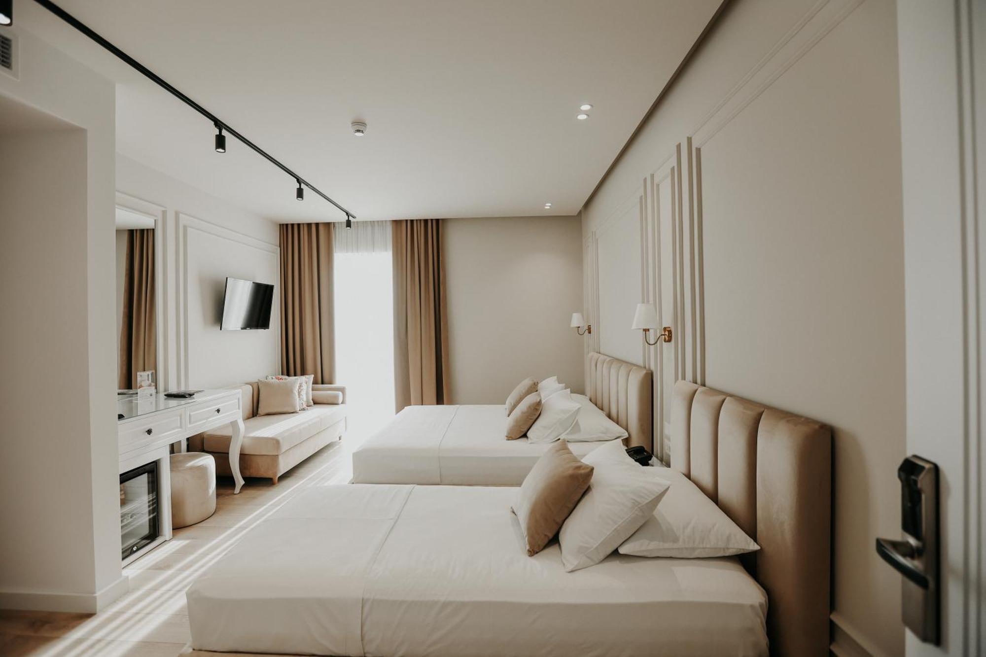 Seaside Hotel Влёра Экстерьер фото