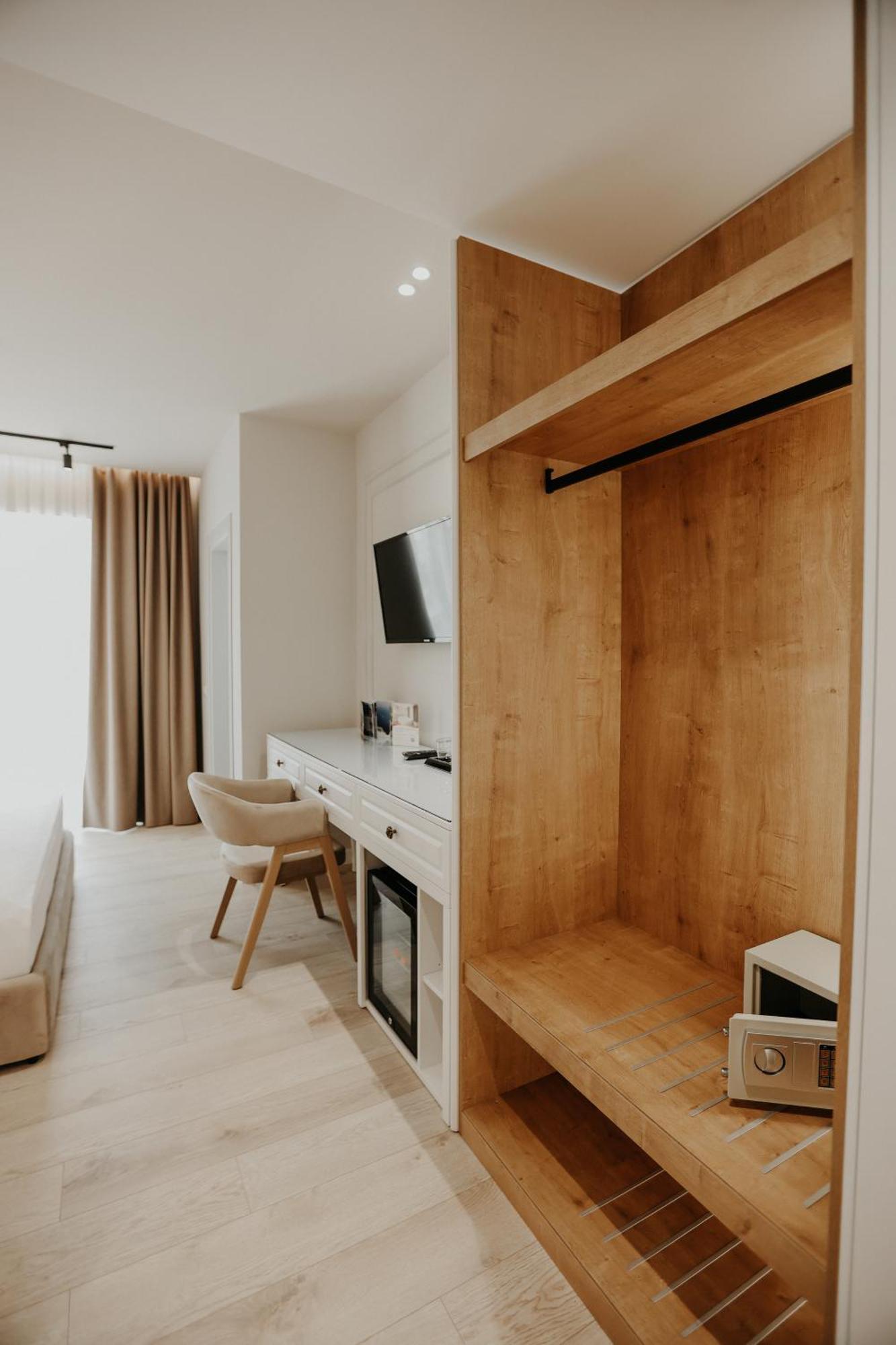 Seaside Hotel Влёра Экстерьер фото