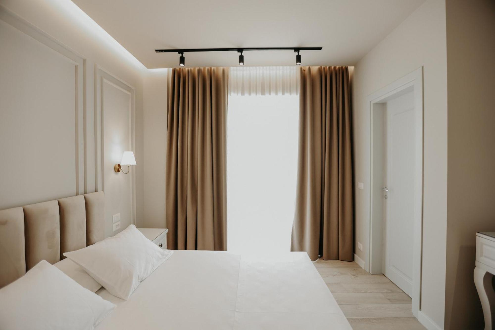 Seaside Hotel Влёра Экстерьер фото