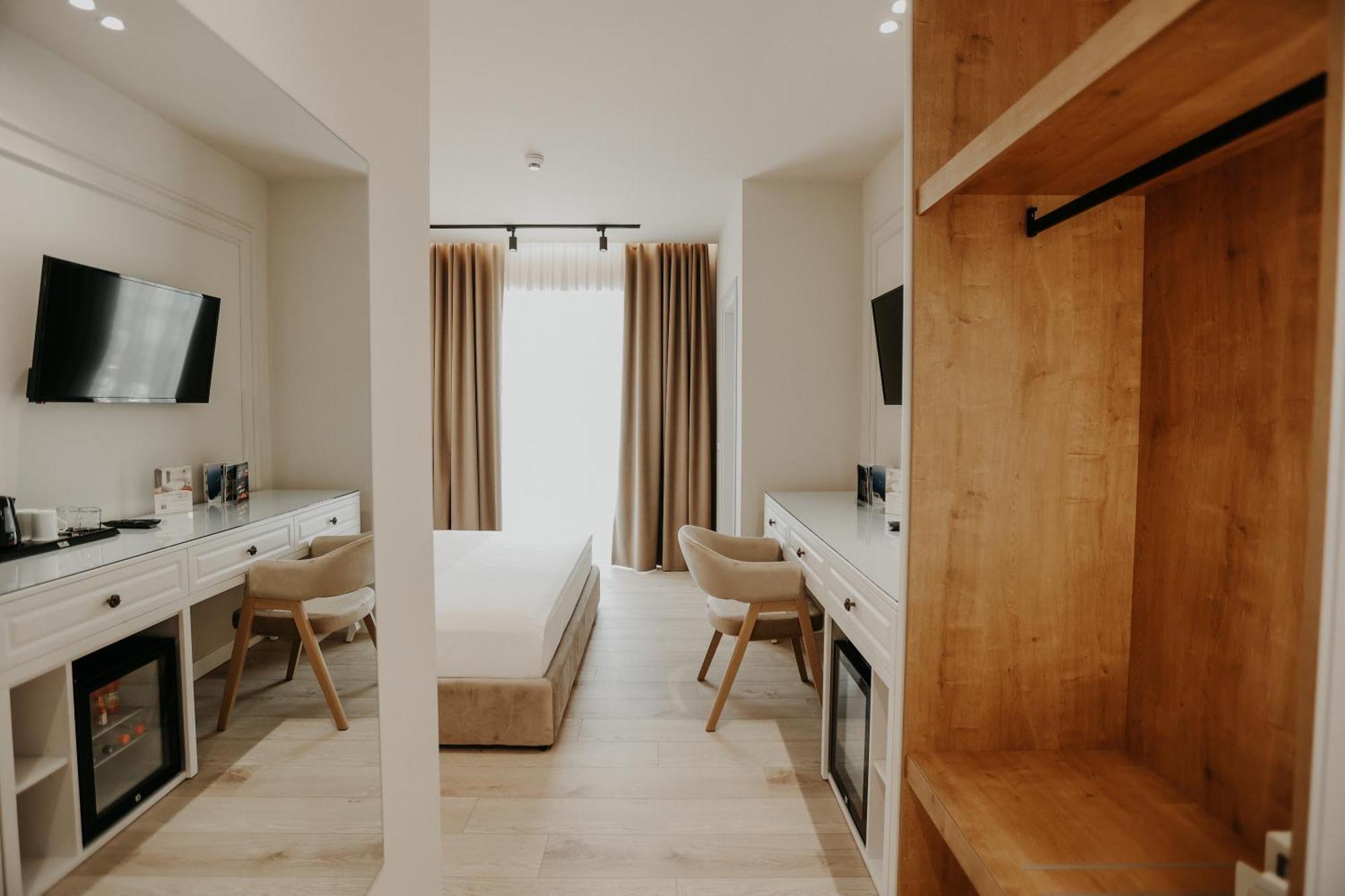 Seaside Hotel Влёра Экстерьер фото